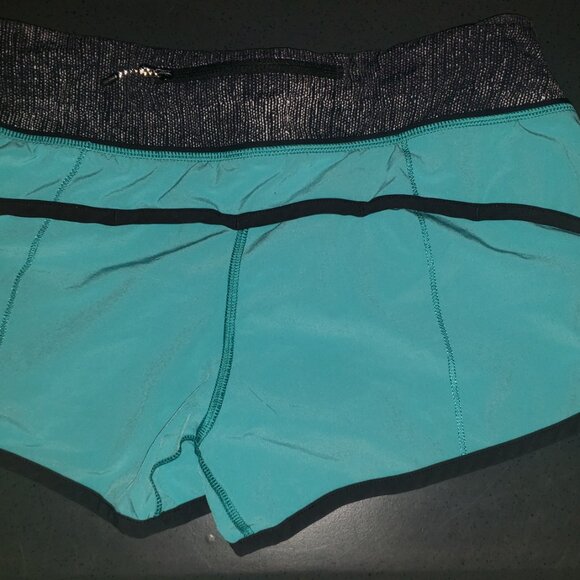 Lululemon Speed Up Shorts. 4 - Picture 3 of 6